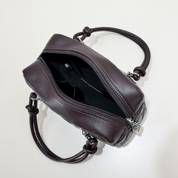 シャネルバッグ着用イメージ